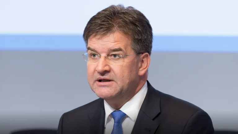 Lajçak: Shkëmbimi i territoreve Kosovë-Serbi, ide shumë e rrezikshme
