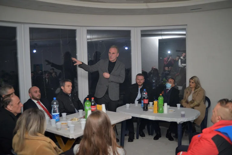 Limaj merr mbështetjen edhe të bashkëluftëtarëve llapjan për zgjedhjet e 14 shkurtit