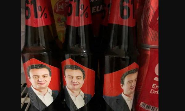 Teprohet: Fytyra e Albin Kurtit edhe në ambalazh të birrave
