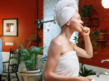 Here's what happens if you don't clean your teeth before you sleep in your sleep