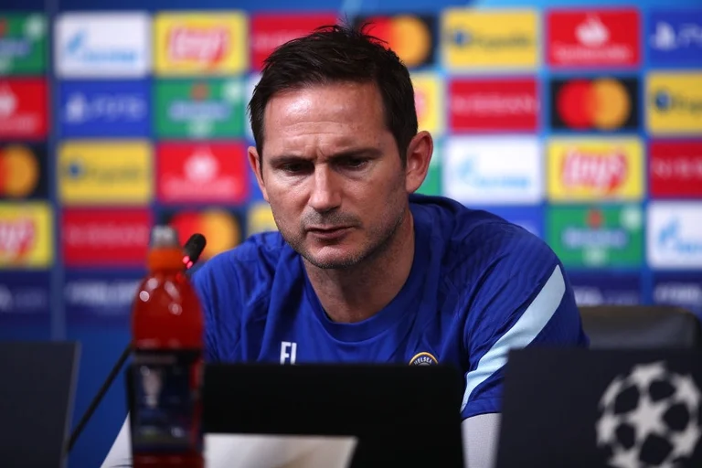 ZYRTARE: Shkarkohet Frank Lampard