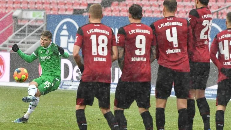 Florent Muslija shënon gol briliant nga gjuajtja e lirë për Hannoverin