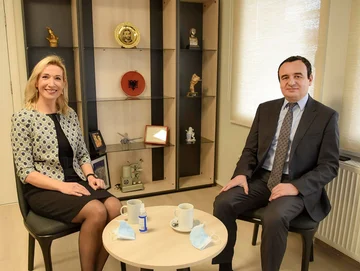 Inattendu: le président du VV Kurti prend la relève de conseiller de l'ancien Premier ministre Kurti