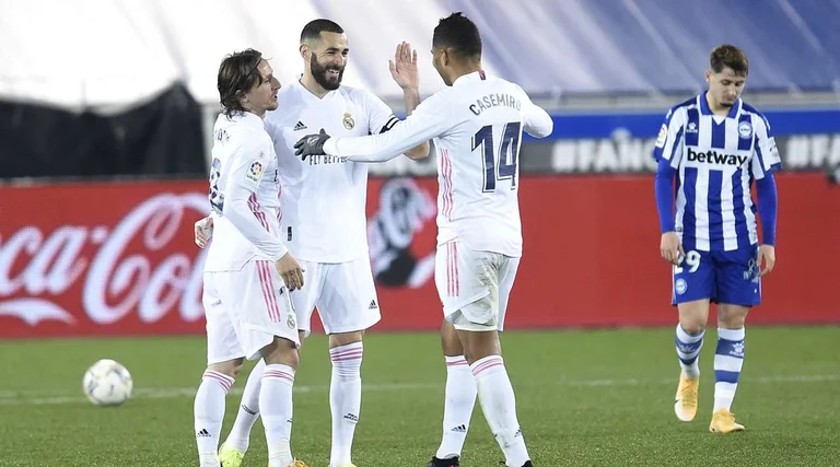 Notat e lojtarëve, Alaves 1-4 Real Madrid: Benzema yll i mbrëmjes