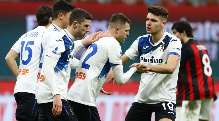 Milani e pëson brutalisht nga Atalanta midis ‘San Siros’, Interi nuk e shfrytëzon gabimin e ‘Rossonerëve’
