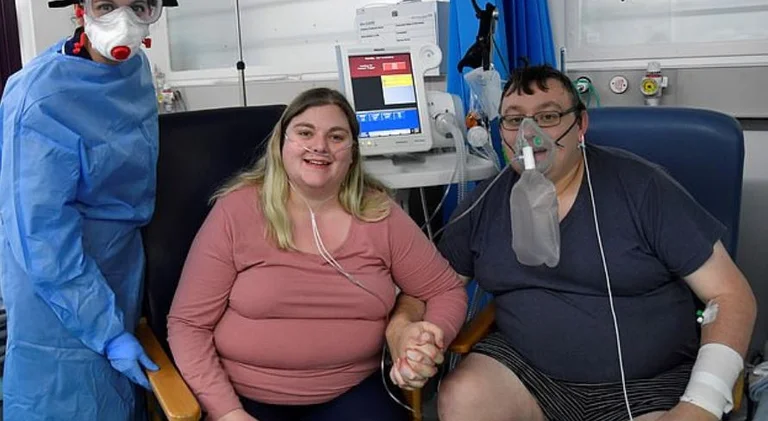E rrallë: Çifti martohet në spital pas komplikimeve me COVID-19