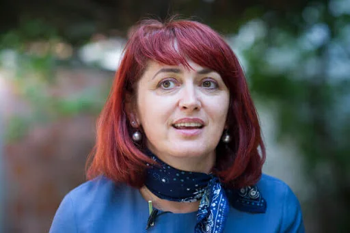 Hoxha: Rinia pa aktivitete kulturore, Rimëkëmbje edhe për ta