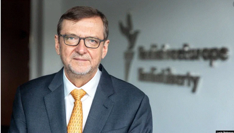 Shkarkohet presidenti i REL-it dhe krerët e disa transmetuesve tjerë
