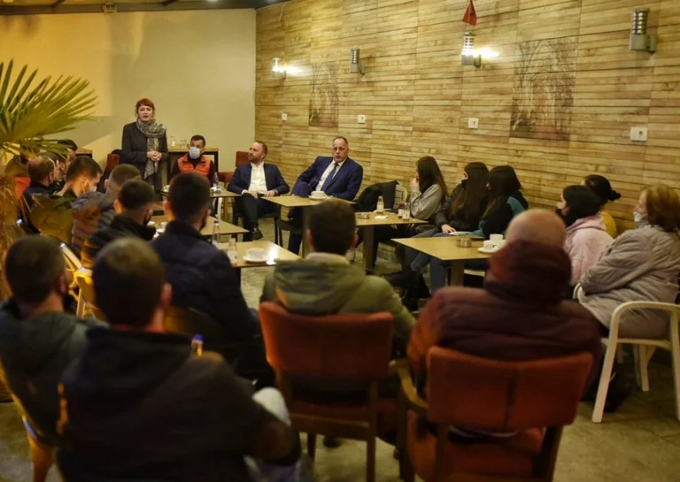 Hoxha meets PDK) activists on Trima Hill