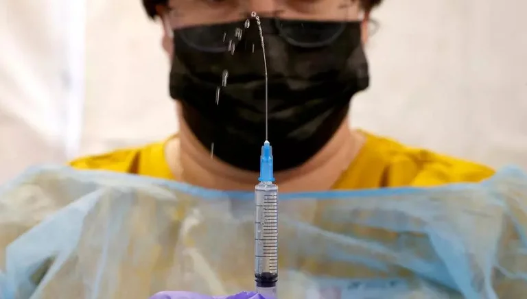 Plas scandal in Italy, media: Doctors are injected with physical water instead of anti - vaccine - CO VID