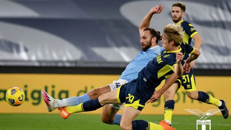La heroica salida de Muriqi en el último minuto envía Lazio a los cuartos de final de la Copa de Italia