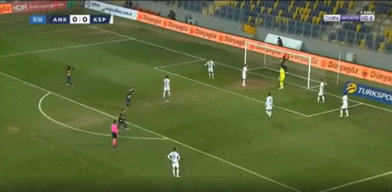 Florent Hadergjona marks funny autogogues and wins the match against