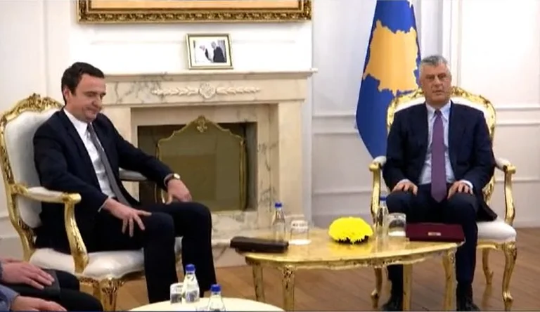 “Sie können nicht vergessen”: Albin Kurti beschäftigt sich mit Thaci und Grenelli und auf Rugovas Grab