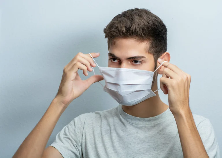 Contagion con Avid: Discorso (senza maschera) è pericoloso come tosse