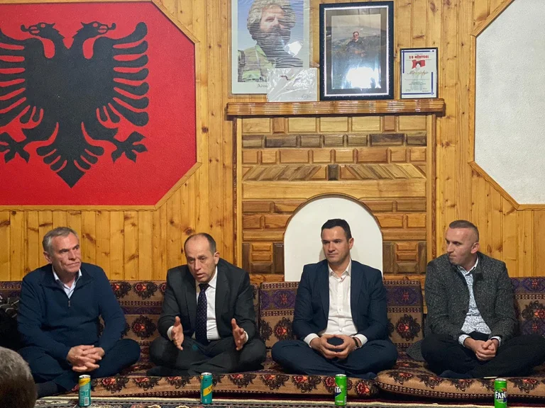 Shala di Hoxha amplia il programma di recupero agli attivisti di Domanek