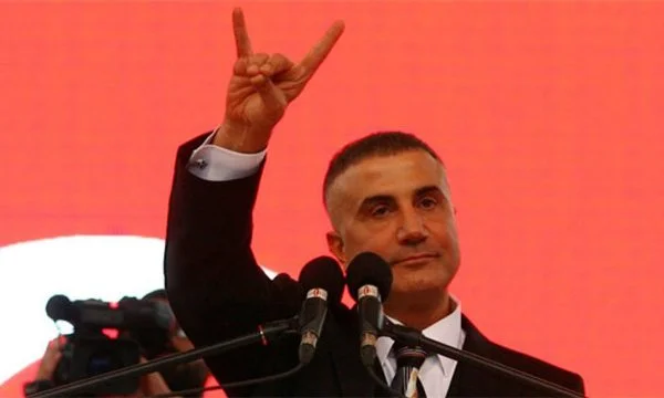Le député plaide pour Sedat Peker, qui a quitté mystérieusement la Turquie : il a un permis de séjour et d'affaires au Kosovo