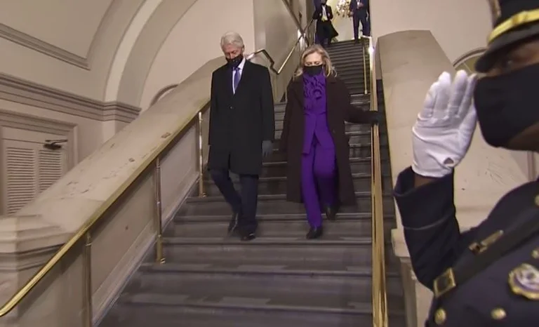 El momento en que los Clinton llegan al Capitolio