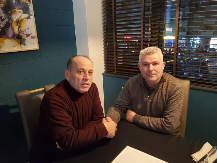 Fermes Shala tenant la main avec Jarhir Demak: Cette famille a beaucoup donné pour la liberté du Kosovo