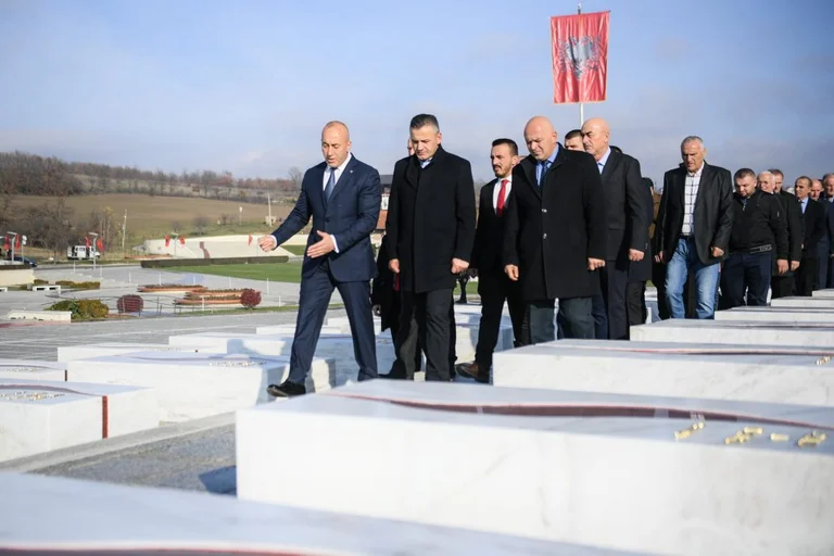 Haradinaj pour Jasaraj: Nous sommes jurés par notre famille pour le respect éternel envers eux