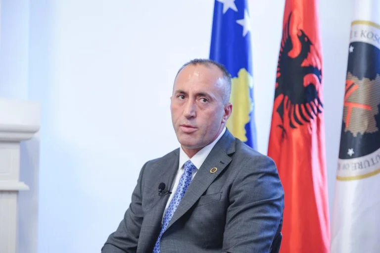 Ramush Haradinaj nuk kundërshton as zgjedhjet e reja as PDK-në në qeveri derisa e kërkon karrigen e presidentit