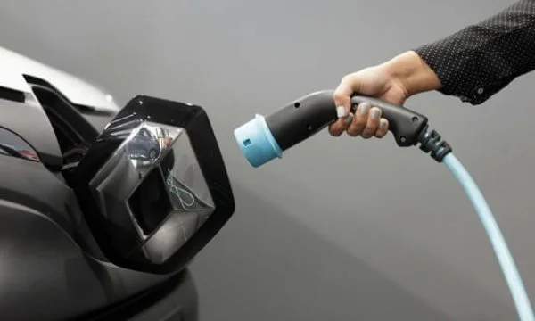 Es ist zum ersten Mal die Batterie von Elektroautos in fünf Minuten.