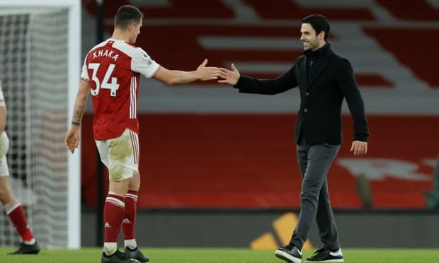 C'est la réaction de Jaka après la victoire d'Arsenal sur Newcastle.