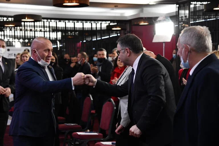 Tahiri: Pristina le dimos la Ley, Kosovo está dando presidente