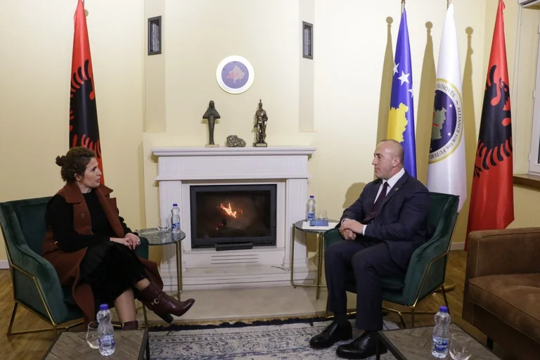 Haradinaj presenta il prossimo candidato per vice di AAK