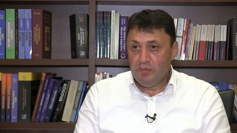 Il Ministro Likaj si congratula con gli studenti per l'inizio del secondo semestre