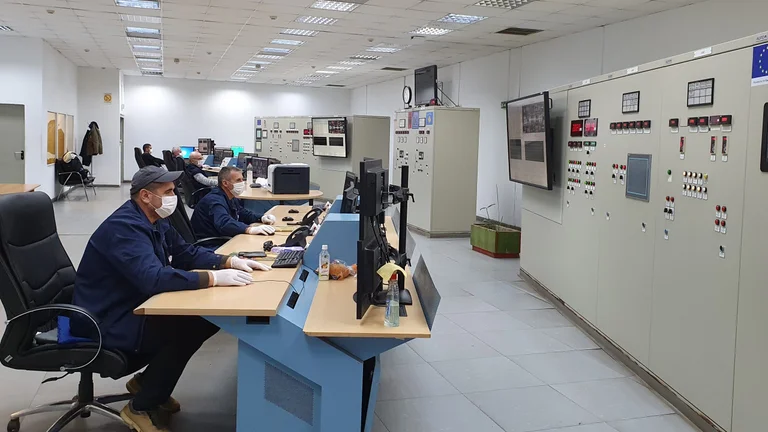 KEK workers urge parties to increase salaries in public sector