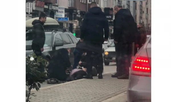Two people are hit by a car in Pristina, sent to KKUK