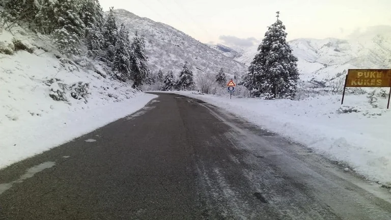 Ten cuidado, si vas a moverte en estos ejes de carretera durante el fin de semana, ¡A Don't go through without chains!