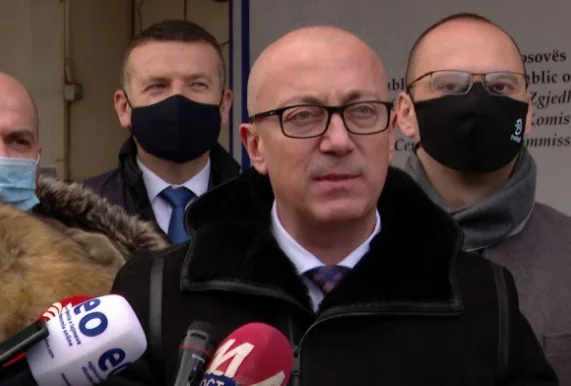 The Serbian List hands over the names of 20 candidates for deputies: Behind us is Vuchic