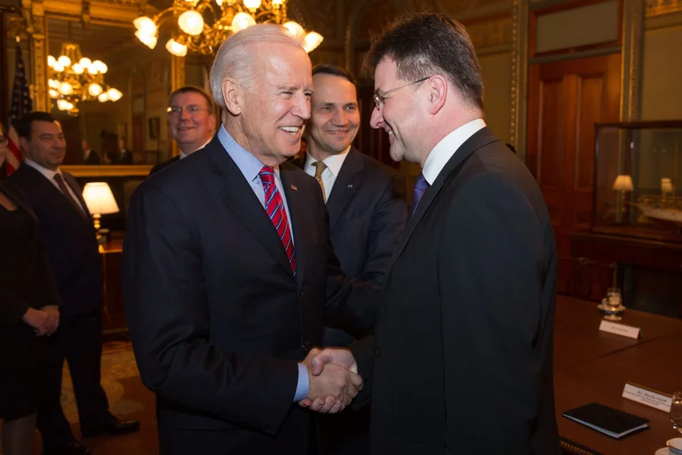 Expert américain: Beden reconnaît bien les Balkans, l'UE doit l'utiliser pour le dialogue Kosovo-Kosovo. Serbie