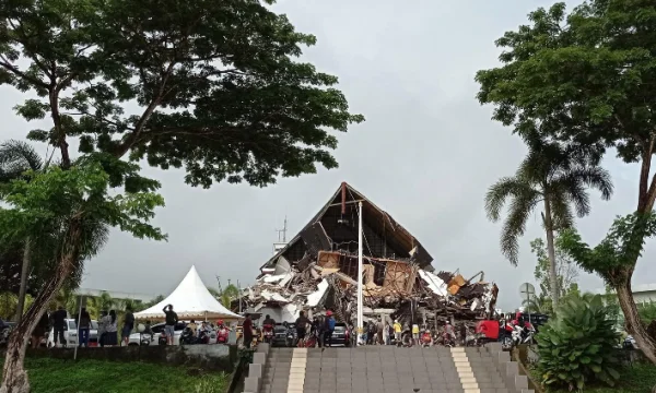 Poderoso terremoto en Indonesia, al menos 35 muertos