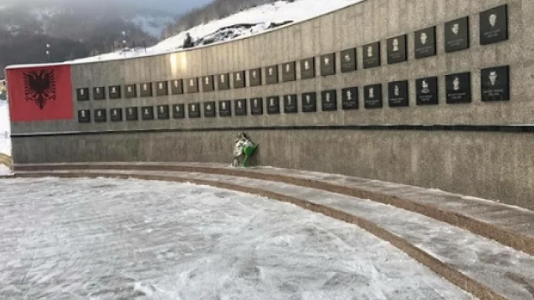 22 Jahre von Recaks Massaker, am schmerzvollsten gegen die Menschheit