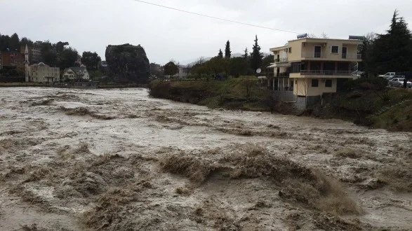 Inondations au Kosovo, mobilisation du gouvernement