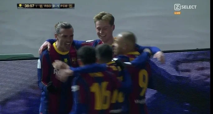 De Jong avec des buts sensationnels, marque avec sa tête après l'association folle de Greezmann.
