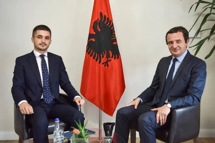 La branche VV de Vushtri laisse la branche VV hors de la liste pour l'adjoint “