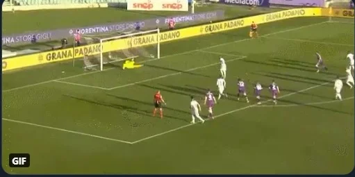 Der Inter erschüttert Fiorentine, Arturo Vidal schießen, wo andere nicht wagen würden.