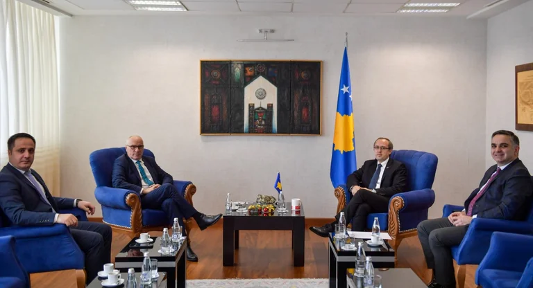 Hoti soulagée Blerim Kuchin, fonctionnaire Muharrem Nitay