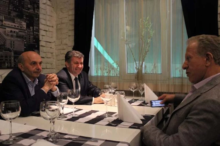 Pacolli's AKR è consegnato: accetta l'accesso al LDK List senza essere considerato come un partito