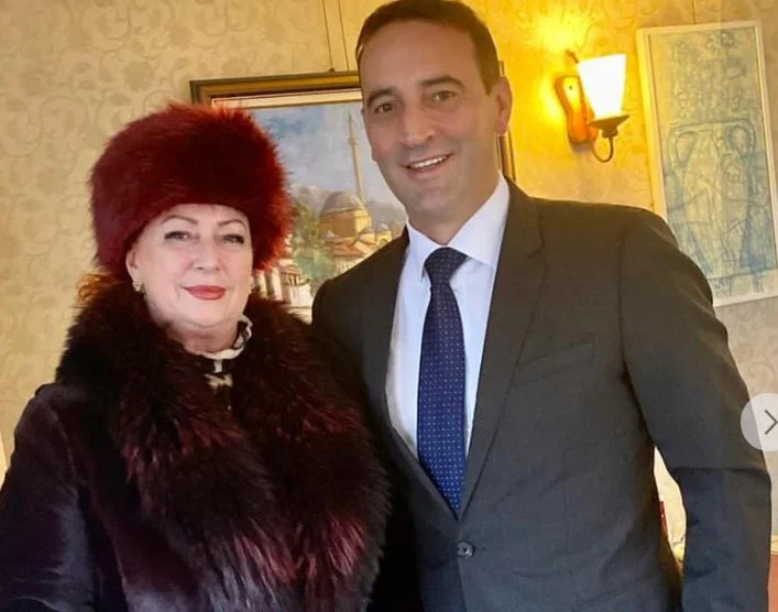 Daut Haradinaj muestra la próxima reunión en AAK, se une a un médico científico