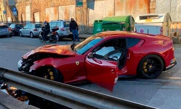 He took it to wash it, Italian porter makes Ferrari worth 300 thousand euros
