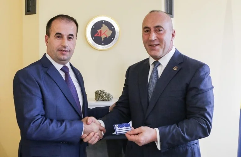 Haradinaj presenta anche un candidato per deputato: Professore d'onore, testimone del figlio Haziri Millaku