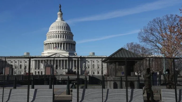 Le FBI craint les protestations armées de Trump dans 50 Etats américains