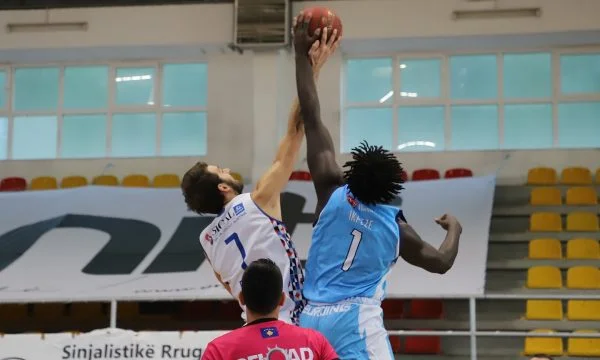 La fecha límite de baloncesto de enero abre