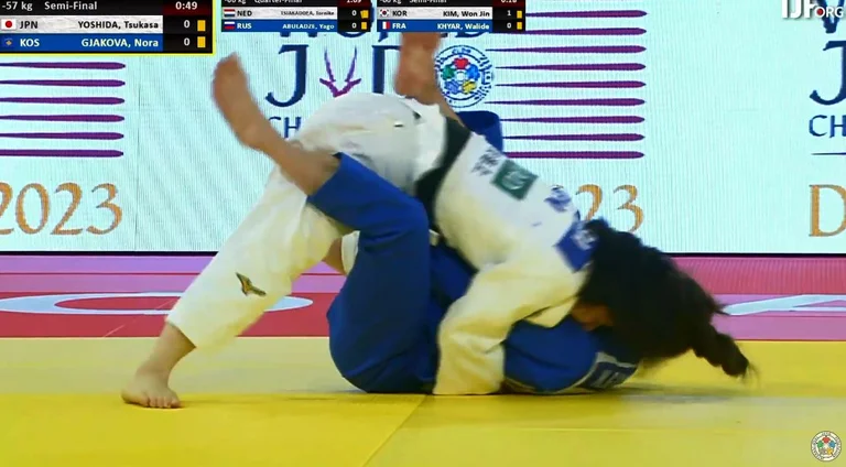 Doha 2021 : Nora Gjakova, en bataille pour le bronze
