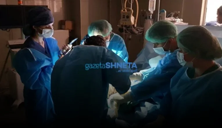 Stopping the current in Orthopeda Hall, the operation is conducted by telephone light