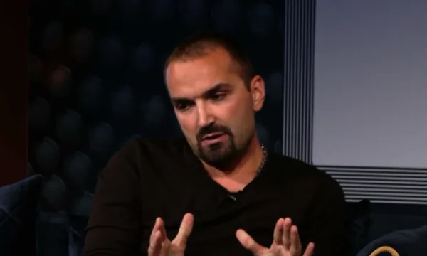 Nammi Sfish with private messages to citizens: It leads to Mr.”